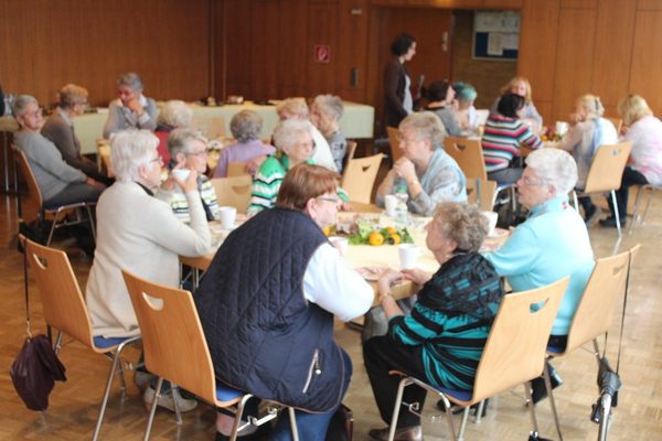Foto 9 von 14 aus der Galerie Frauen Kaffeetreff 2016