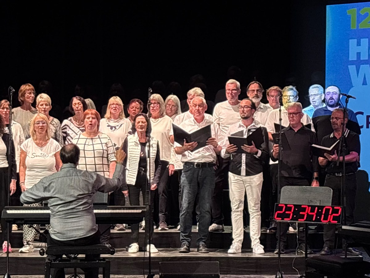 Der Chor Crescendo beim 125-Stunden-Chormarathon in Berlin